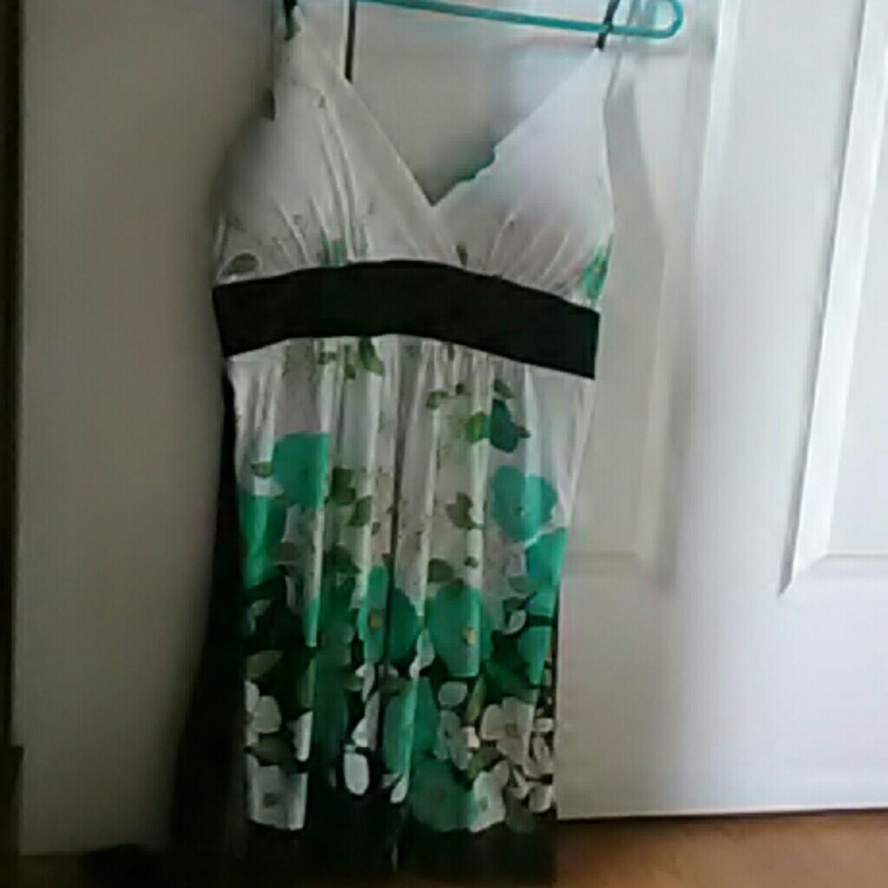 White and blue flower pattern dress